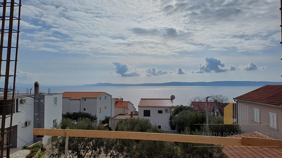 Luxury apartment in a great location 140 m from the sea on the island of Čiovo!