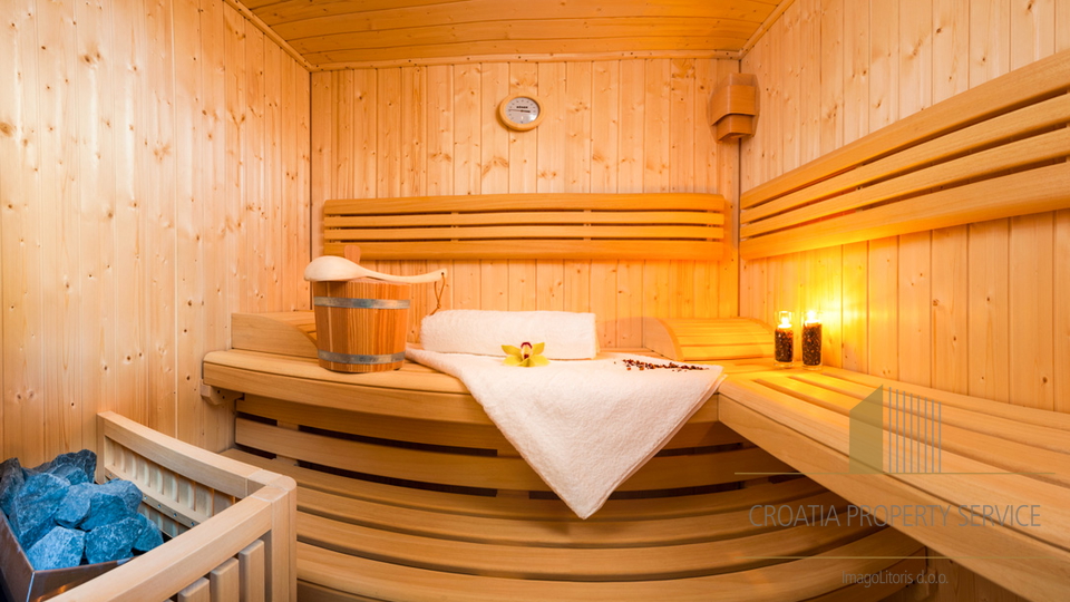 Luksuzna vila s 5* drugi red uz plažu na otoku Čiovu!