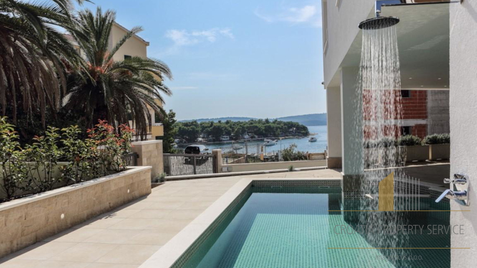 Luxury villa with pool and sea view on the island of Čiovo!
