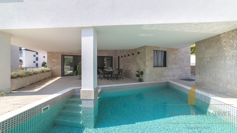 Luxury villa with pool and sea view on the island of Čiovo!