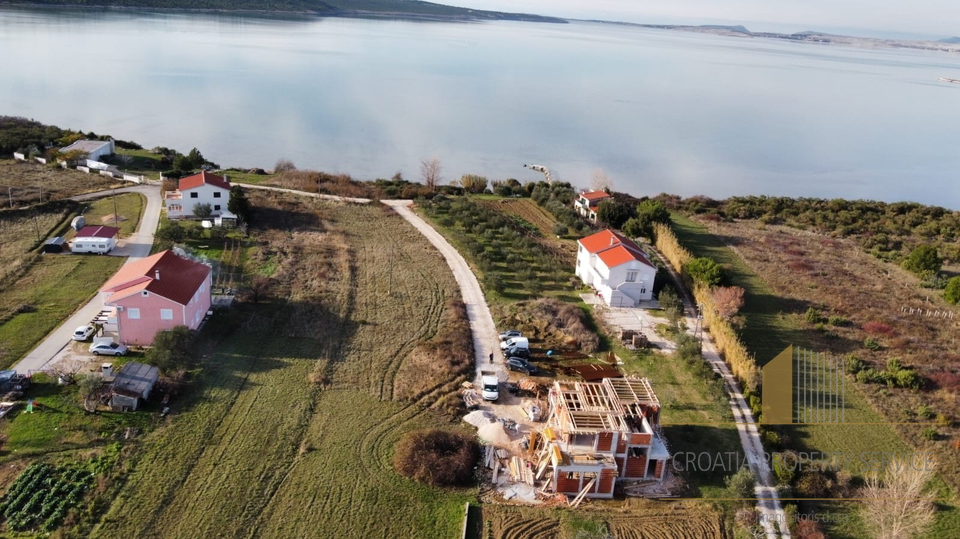 Luxury villa under construction 100 m from the sea near Zadar!