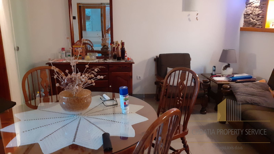 Apartment with a beautiful garden 150 m from the beach on the island of Brač!