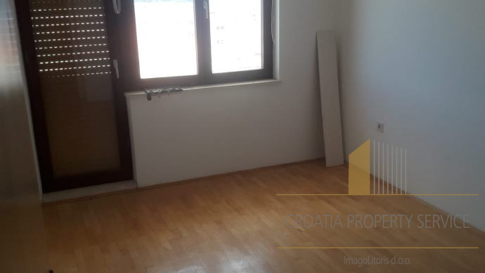Geräumige Wohnung mit großem Potenzial in Meeresnähe - Trogir!