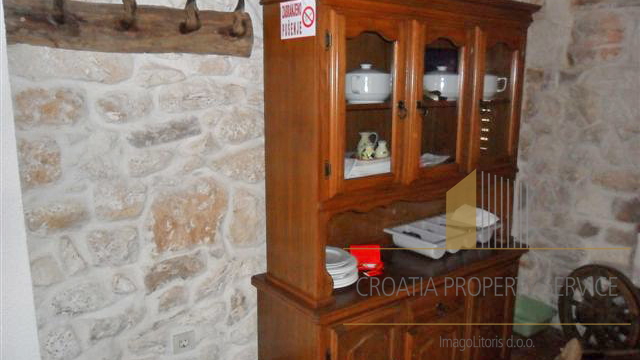 Predivna kamena kuća prvi red uz more – Rogoznica!
