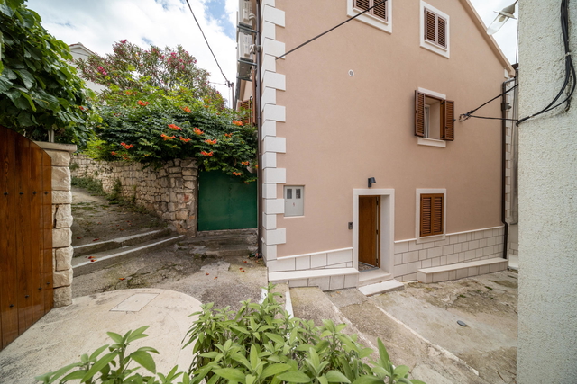 Elegant house in the heart of Rogoznica, second row by the sea!