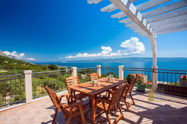 Exclusive villa with a panoramic view of the sea in the vicinity of Split!