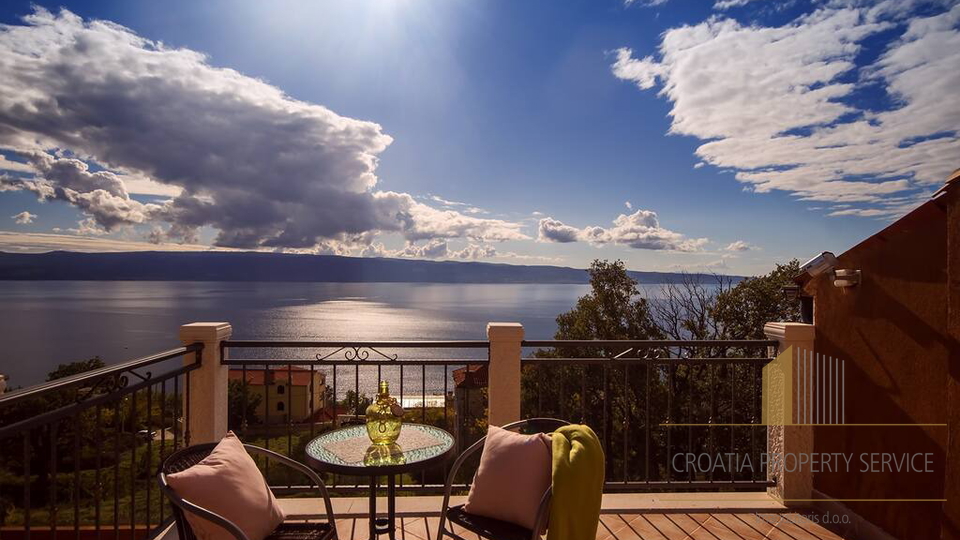 Exclusive villa with a panoramic view of the sea in the vicinity of Split!