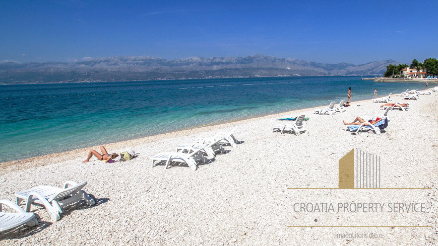 Terreno edificabile a 80 m dal mare a Supetar sull'isola di Brač!