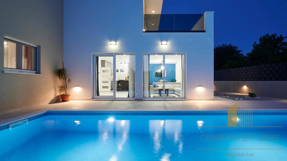 Splendida villa di lusso con piscina – Kaštela!