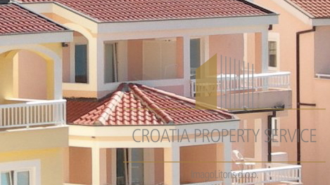 Eccellente casa con appartamenti vicino al mare con splendida vista
