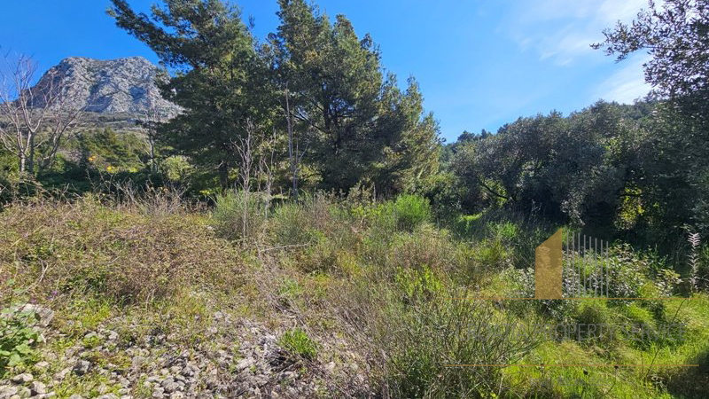 Terreno edificabile in seconda fila sulla spiaggia nella splendida riviera di Makarska!