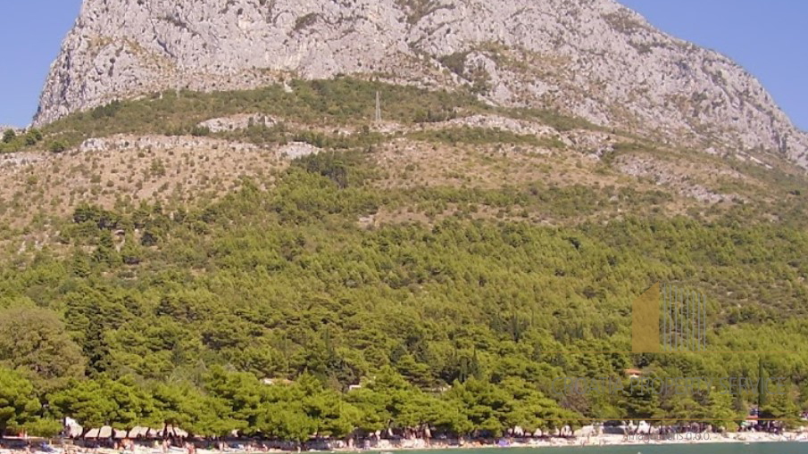 Terreno edificabile in seconda fila sulla spiaggia nella splendida riviera di Makarska!