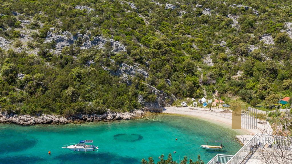 Wunderschönes Ferienhaus 30 m vom Meer in Vinišće!