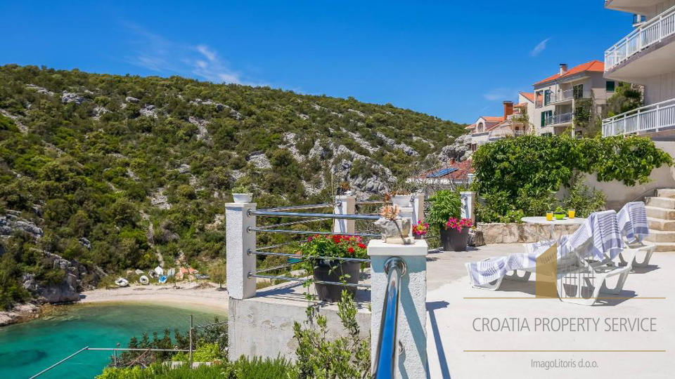 Wunderschönes Ferienhaus 30 m vom Meer in Vinišće!