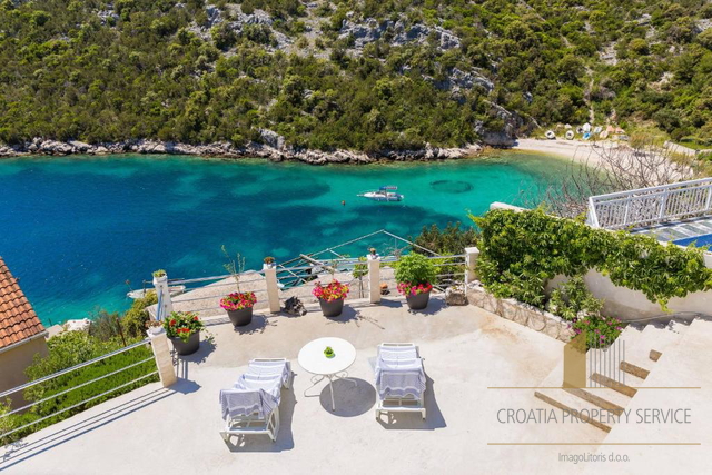 Wunderschönes Ferienhaus 30 m vom Meer in Vinišće!