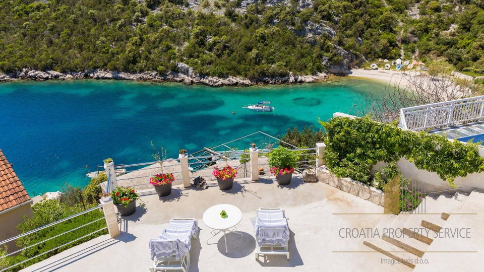 Wunderschönes Ferienhaus 30 m vom Meer in Vinišće!