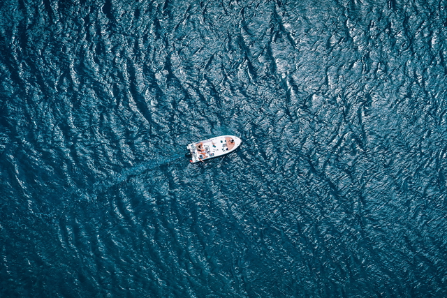 EKSKLUZIVNA OFF-MARKET PRILOŽNOST – PRVA VRSTA OB MORJU