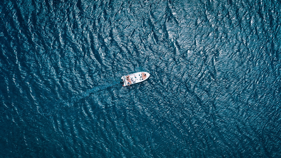 EKSKLUZIVNA OFF-MARKET PRILO&Zcaron;NOST &ndash; PRVA VRSTA OB MORJU