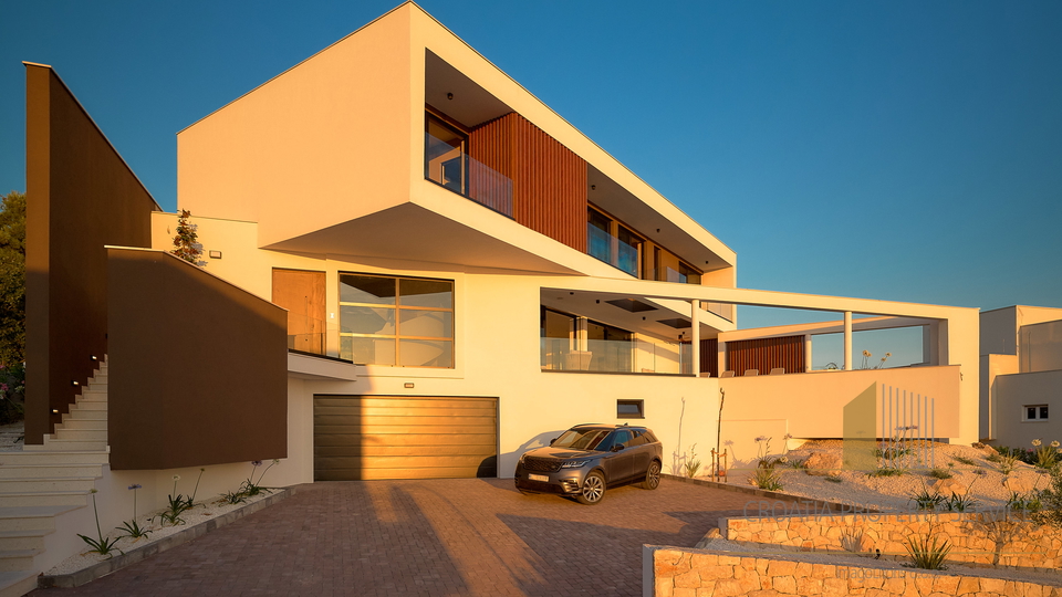 Exklusive moderne Villa mit Panoramablick auf das Meer – Primošten!