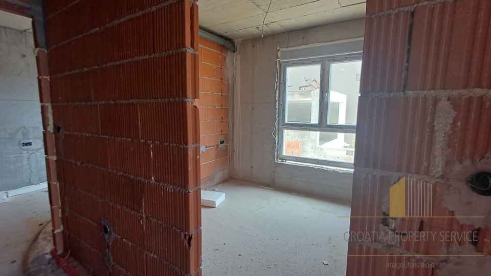 Attico di lusso con terrazza sul tetto e vista mare – Čiovo, a 250 m dal mare!
