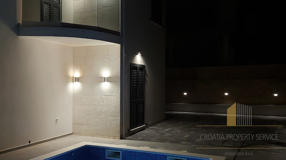 Luksuzna mediteranska vila s pogledom na more – Primošten!