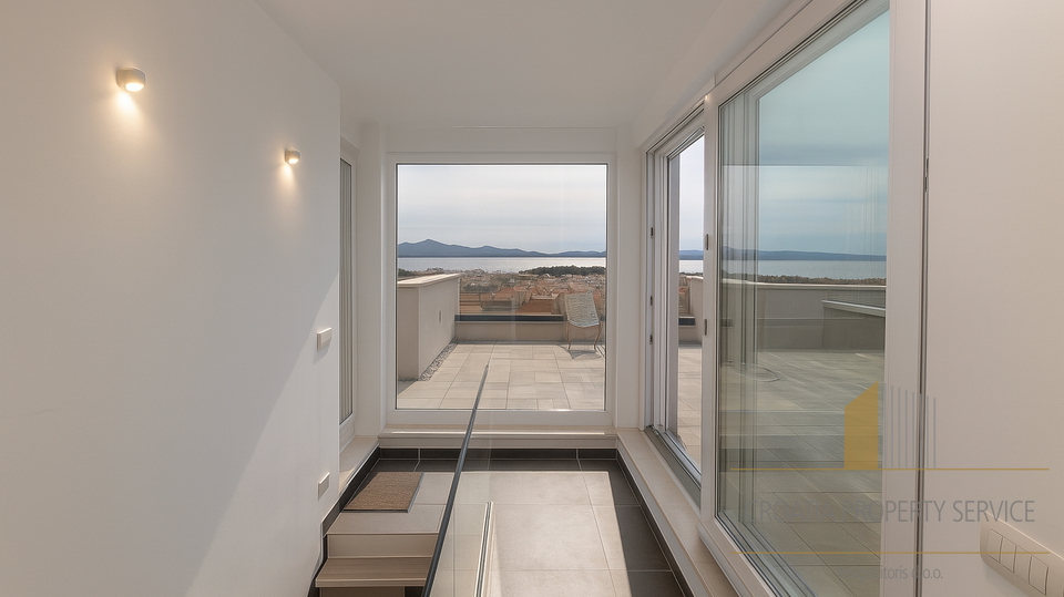 Elegant penthouse with panoramic sea views – Zadar!