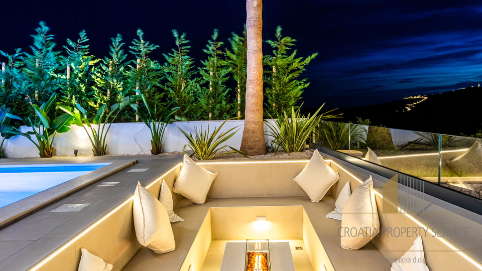 Spektakularna vila z odprtim pogledom na morje na ekskluzivni lokaciji v Primoštenu!