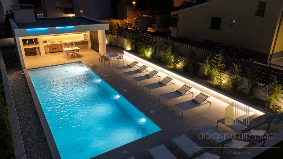 Luxury  5* apartment villa with sea view  in the vicinity of Split!