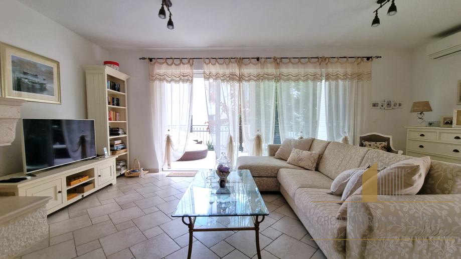 Wunderschöne Villa mit Pool, Weinkeller und Terrassen – Jelsa, Insel Hvar!
