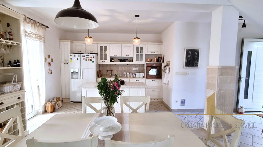 Wunderschöne Villa mit Pool, Weinkeller und Terrassen – Jelsa, Insel Hvar!