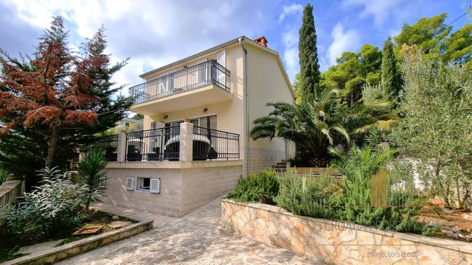 Wunderschöne Villa mit Pool, Weinkeller und Terrassen – Jelsa, Insel Hvar!