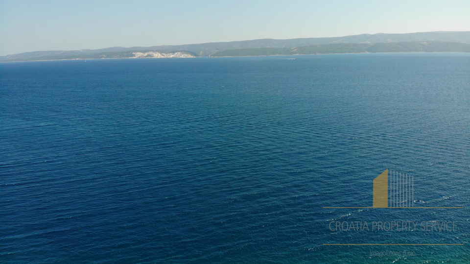 Eine einzigartige Villa in exklusiver Lage, erste Reihe zum Strand – Omiška Riviera! Exklusiver Verkauf!