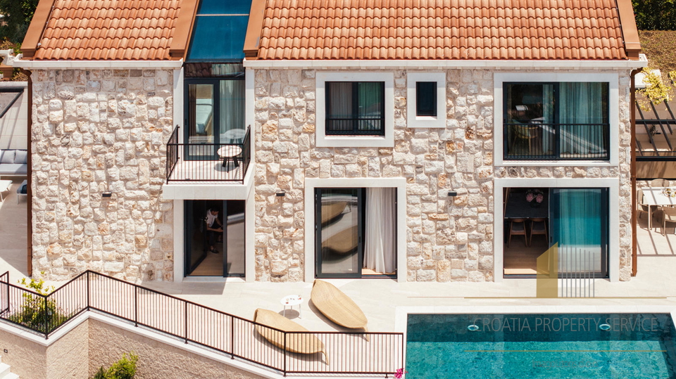 Villa di lusso in pietra in prima fila sul mare nei dintorni di Dubrovnik!