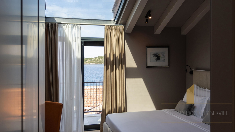 Villa di lusso in pietra in prima fila sul mare nei dintorni di Dubrovnik!