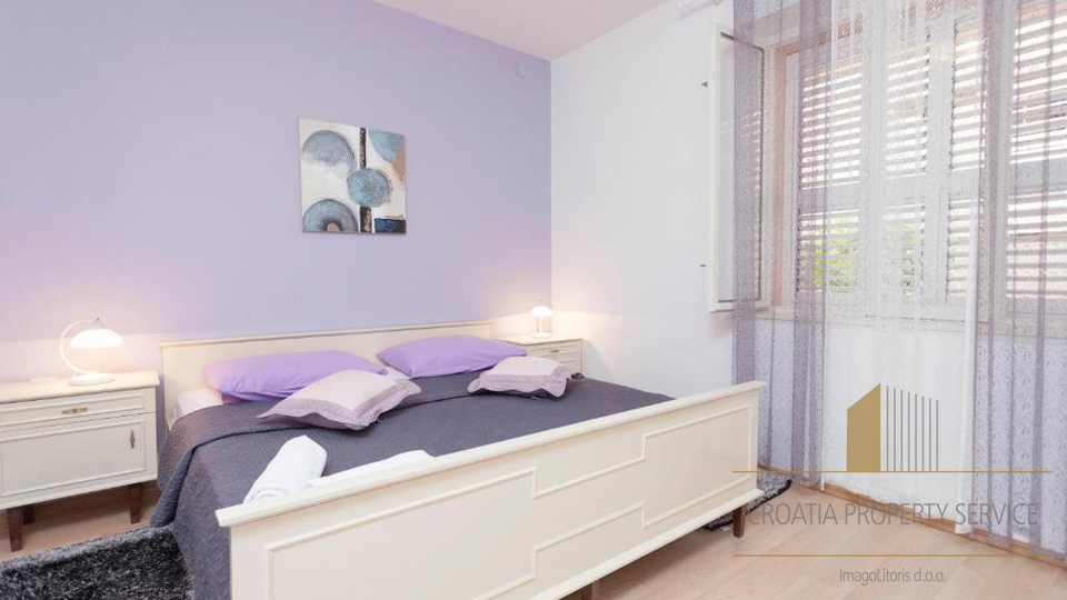 Wunderschöne Apartmentvilla 90 m vom Meer an der Makarska Riviera!