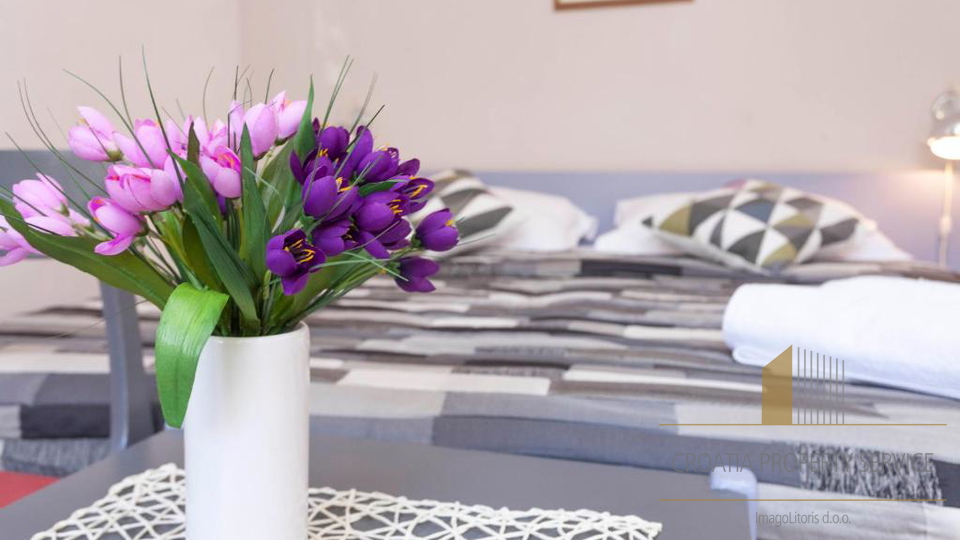 Wunderschöne Apartmentvilla 90 m vom Meer an der Makarska Riviera!
