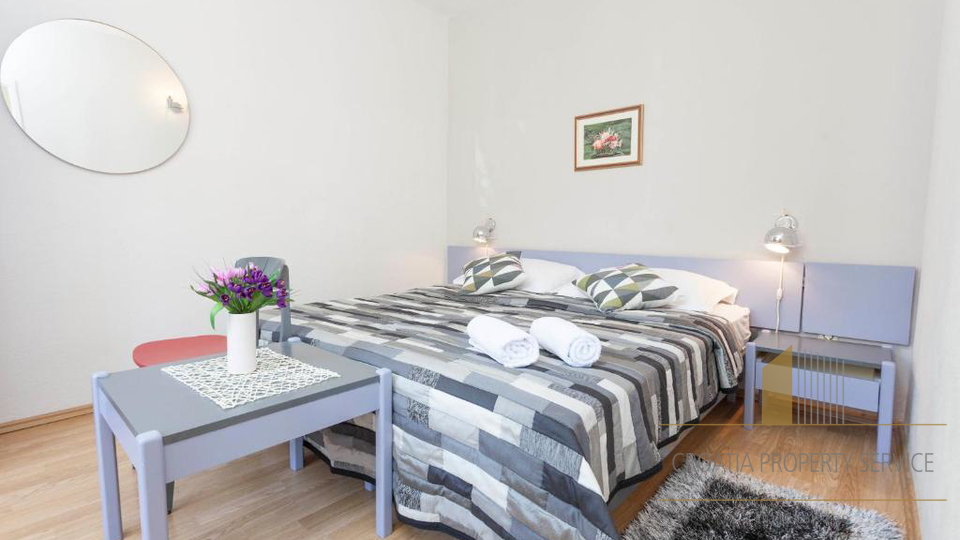 Wunderschöne Apartmentvilla 90 m vom Meer an der Makarska Riviera!