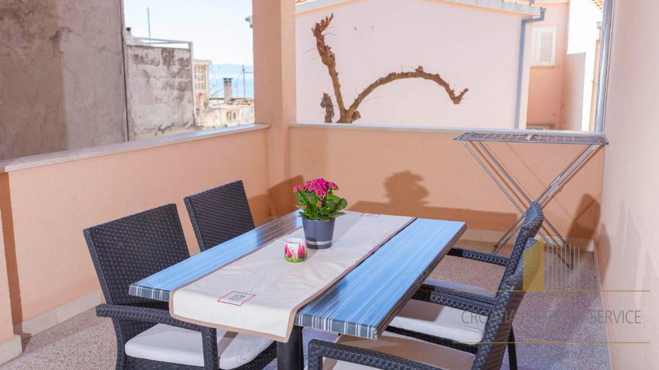 Wunderschöne Apartmentvilla 90 m vom Meer an der Makarska Riviera!