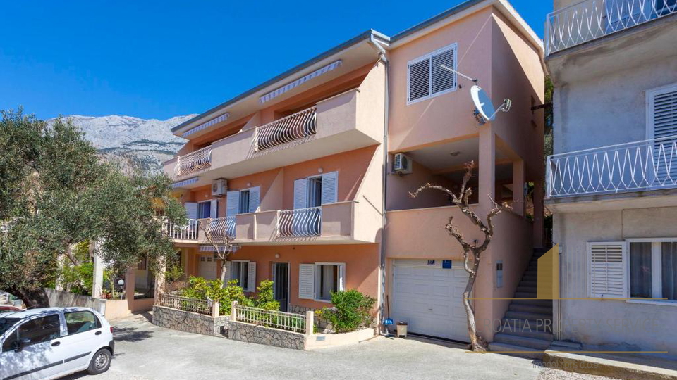 Wunderschöne Apartmentvilla 90 m vom Meer an der Makarska Riviera!