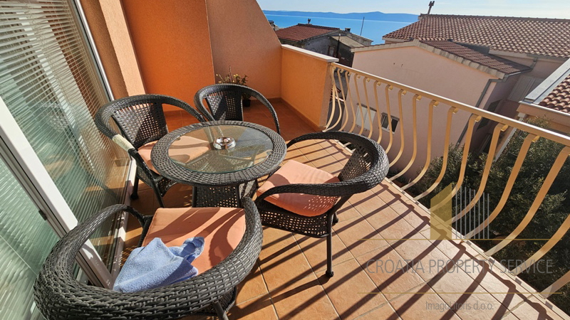 Wunderschöne Apartmentvilla 90 m vom Meer an der Makarska Riviera!