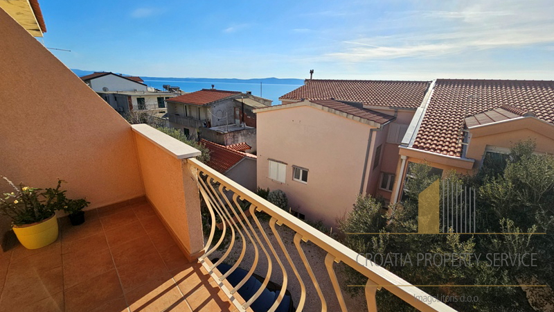 Wunderschöne Apartmentvilla 90 m vom Meer an der Makarska Riviera!