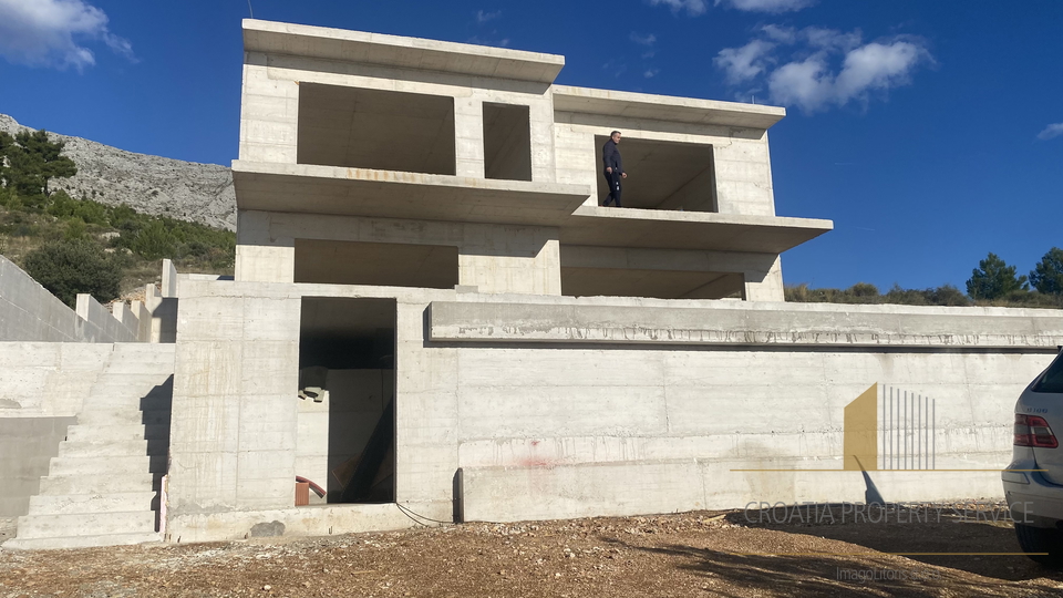 Ekskluzivna luksuzna vila z bazenom, le 150 m od plaže v bližini Splita!