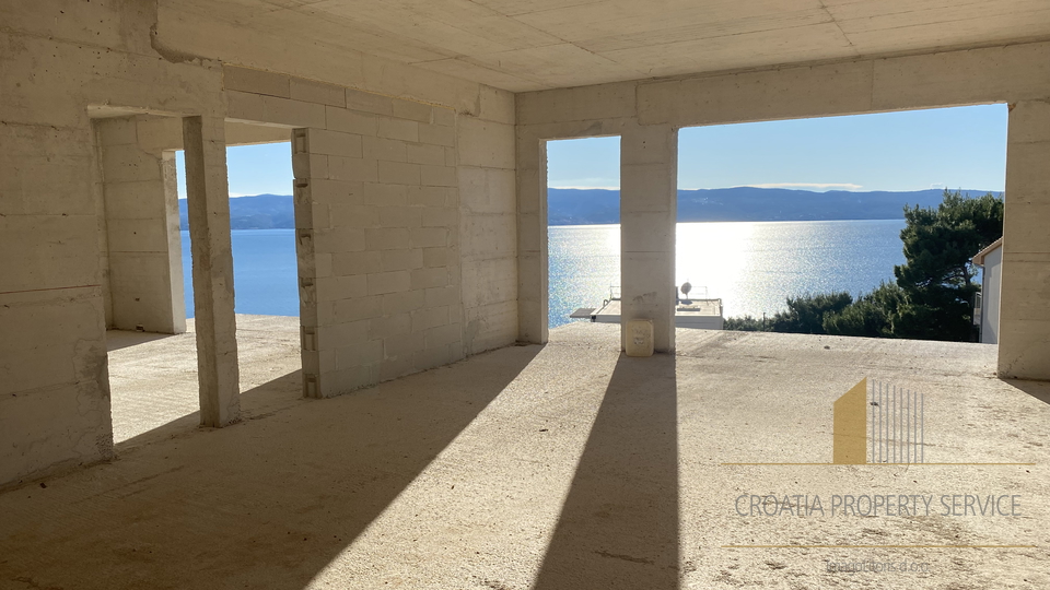 Ekskluzivna luksuzna vila z bazenom, le 150 m od plaže v bližini Splita!