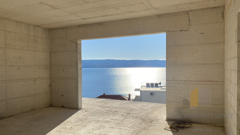 Ekskluzivna luksuzna vila z bazenom, le 150 m od plaže v bližini Splita!