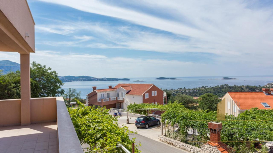 Beautiful apartment villa with a sea view in Župa Dubrovačka!