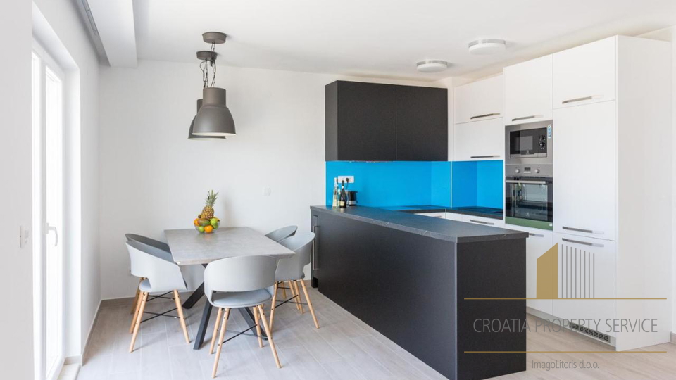 Beautiful apartment villa with a sea view in Župa Dubrovačka!