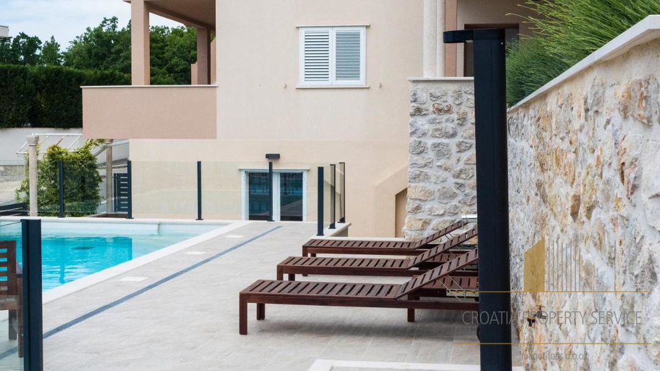 Beautiful apartment villa with a sea view in Župa Dubrovačka!