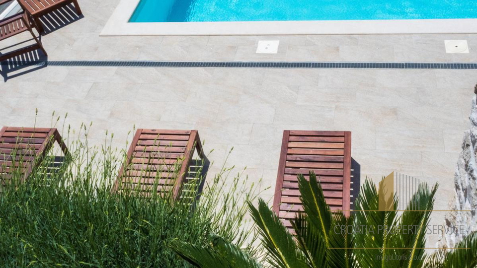 Beautiful apartment villa with a sea view in Župa Dubrovačka!