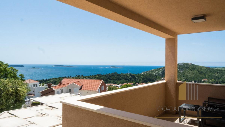 Beautiful apartment villa with a sea view in Župa Dubrovačka!