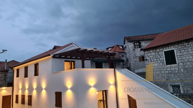 A new elegant house 160 m from the beach in the very center of Jelsa - the island of Hvar!